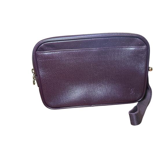 Louis Vuitton Taiga Leather Pouch - Picture 1 of 8